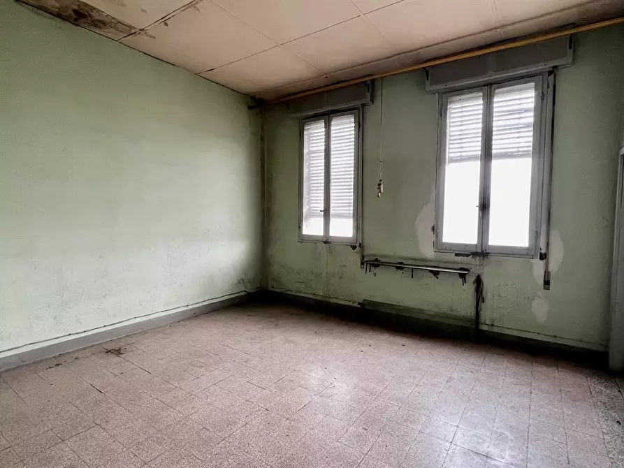 Immagine 8 di Laboratorio in vendita  a Alfonsine