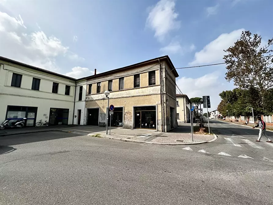 Immagine 5 di Laboratorio in vendita  a Alfonsine