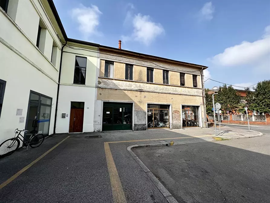 Immagine 2 di Laboratorio in vendita  a Alfonsine