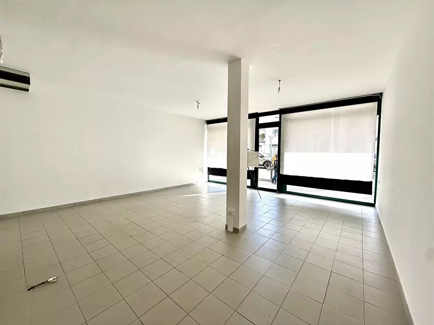 Immagine 2 di Negozio in vendita  in corso matteotti a Alfonsine