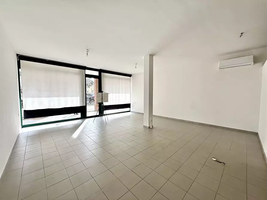 Immagine 1 di Negozio in vendita  in corso matteotti a Alfonsine
