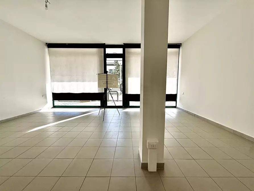 Immagine 3 di Negozio in vendita  in corso matteotti a Alfonsine