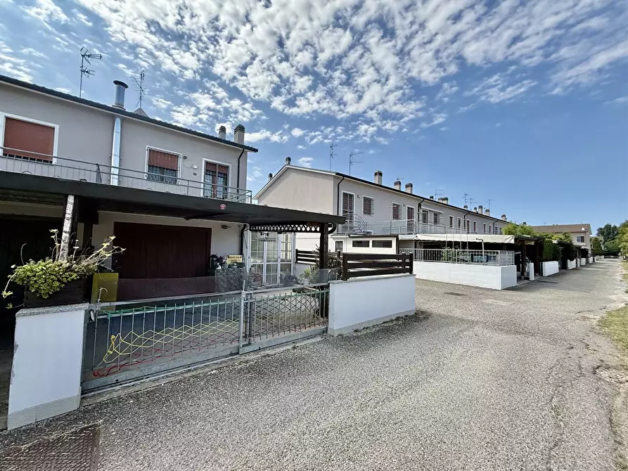 Immagine 3 di Casa bifamiliare in vendita  in piazza Rodari 11 a Alfonsine