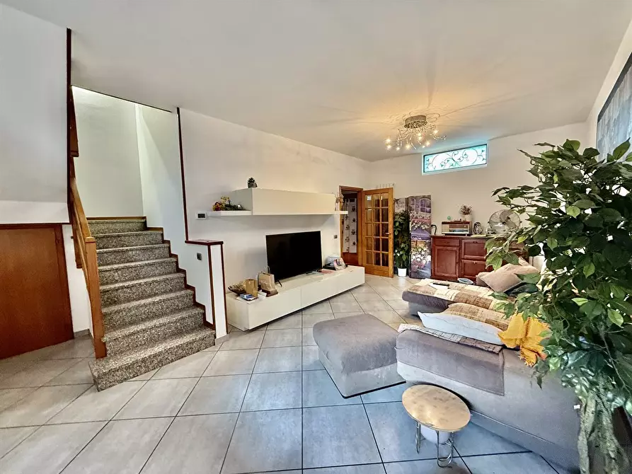 Immagine 7 di Casa bifamiliare in vendita  in piazza Rodari 11 a Alfonsine