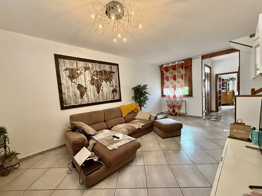 Immagine 9 di Casa bifamiliare in vendita  in piazza Rodari 11 a Alfonsine