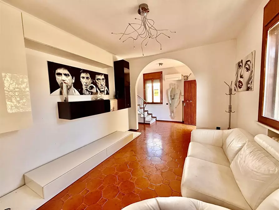 Immagine 3 di Casa trifamiliare in vendita  in via eumeo costa 7 a Alfonsine