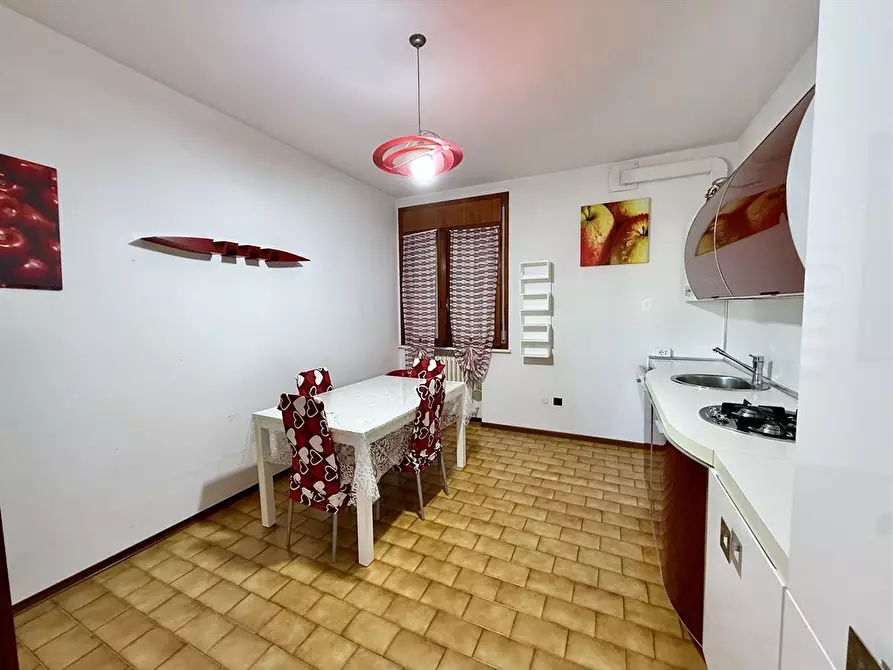 Immagine 5 di Casa trifamiliare in vendita  in via eumeo costa 7 a Alfonsine