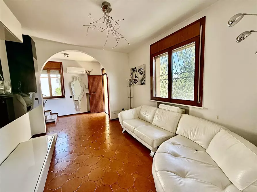 Immagine 2 di Casa trifamiliare in vendita  in via eumeo costa 7 a Alfonsine