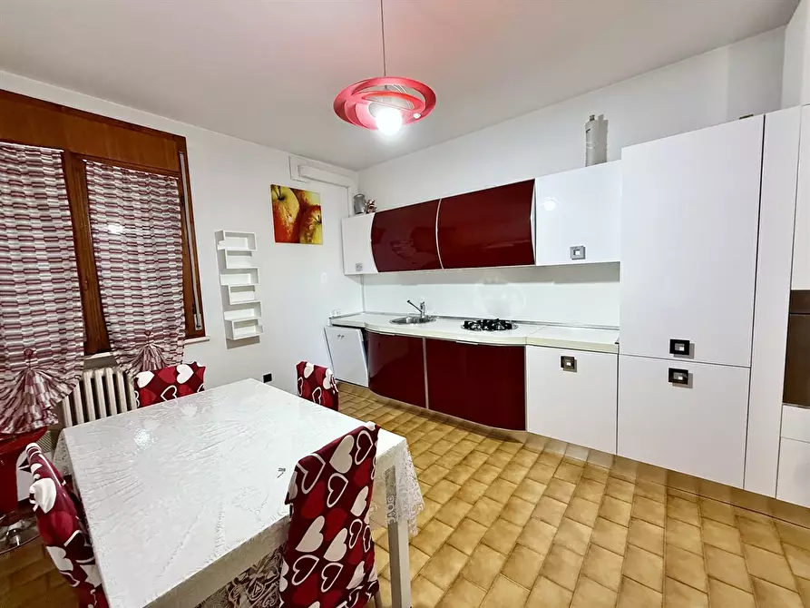 Immagine 4 di Casa trifamiliare in vendita  in via eumeo costa 7 a Alfonsine