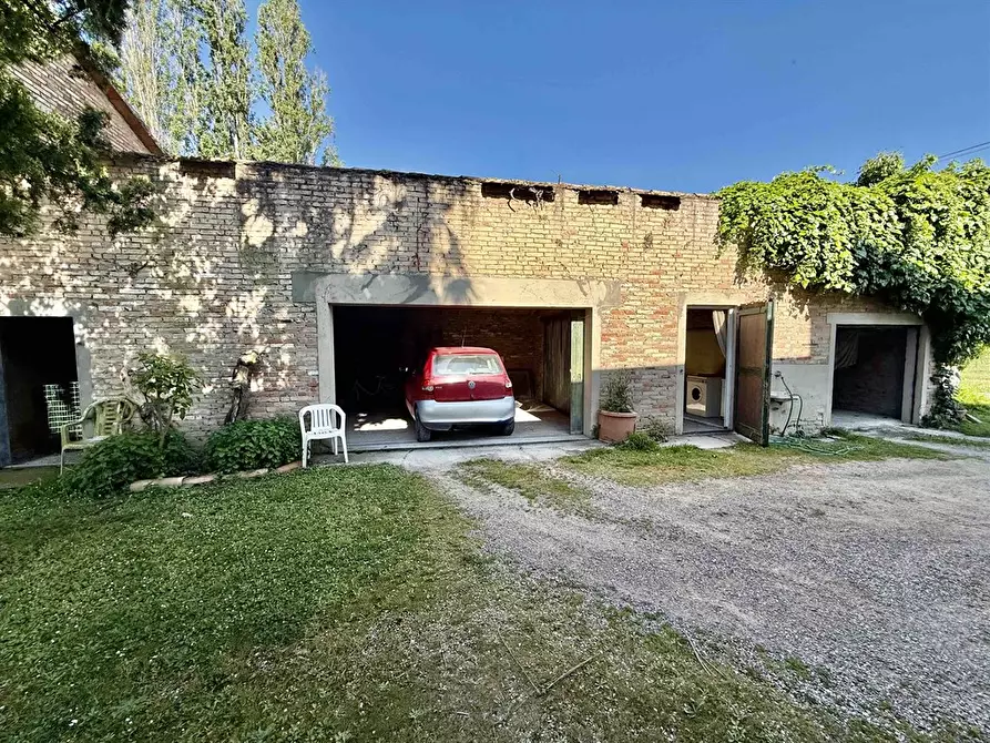 Immagine 1 di Casa indipendente in vendita  in carraia foschini 8 a Bagnacavallo