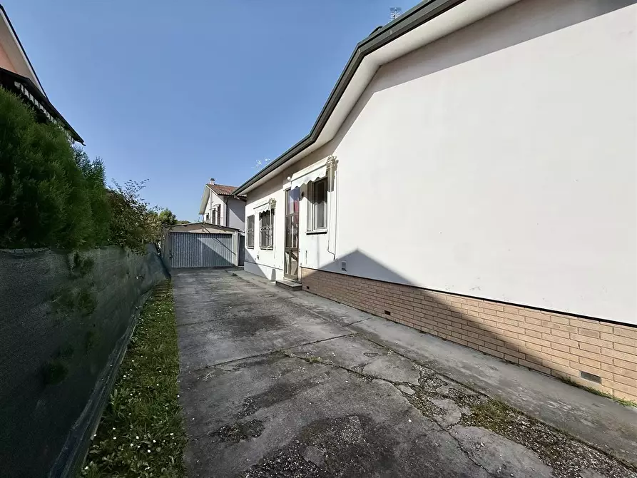 Immagine 1 di Casa indipendente in vendita  in via 25 aprile 12 a Alfonsine