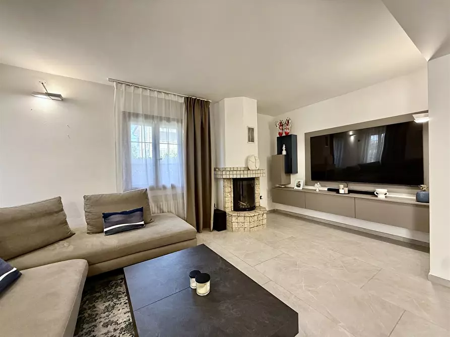 Immagine 2 di Casa bifamiliare in vendita  in Via Superiore 137 a Bagnacavallo