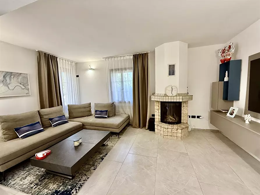 Immagine 1 di Casa bifamiliare in vendita  in Via Superiore 137 a Bagnacavallo