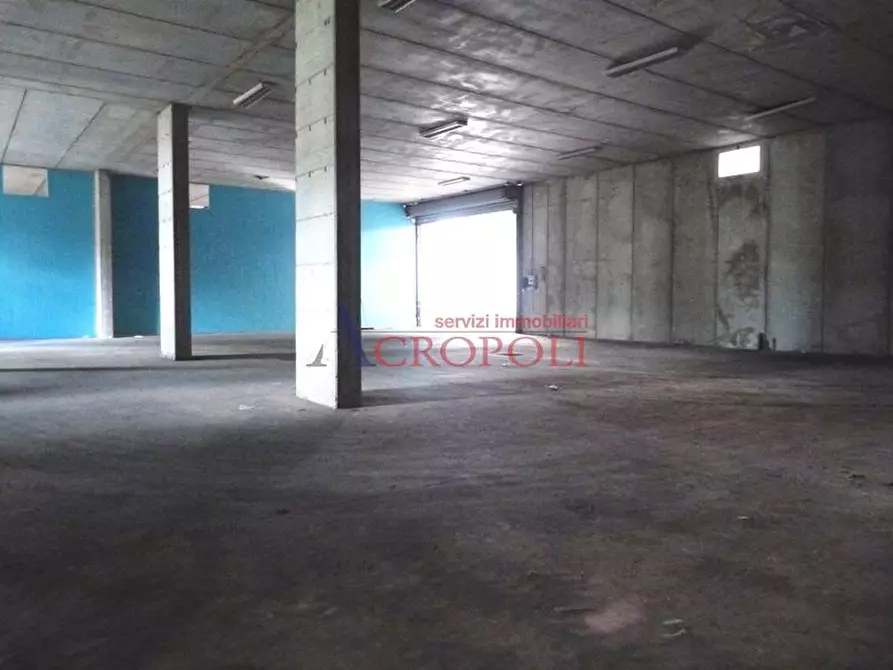 Immagine 1 di Magazzino in affitto  in via Comunale di San Francesco a Anguillara Sabazia