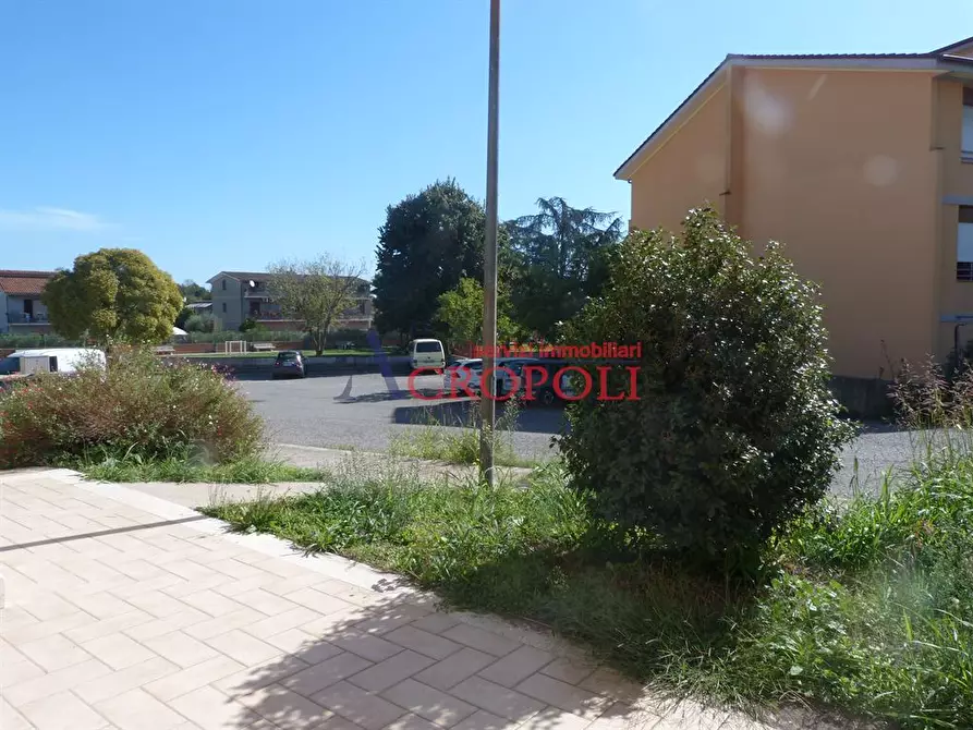 Immagine 4 di Negozio in vendita  in via Tolstoj a Anguillara Sabazia