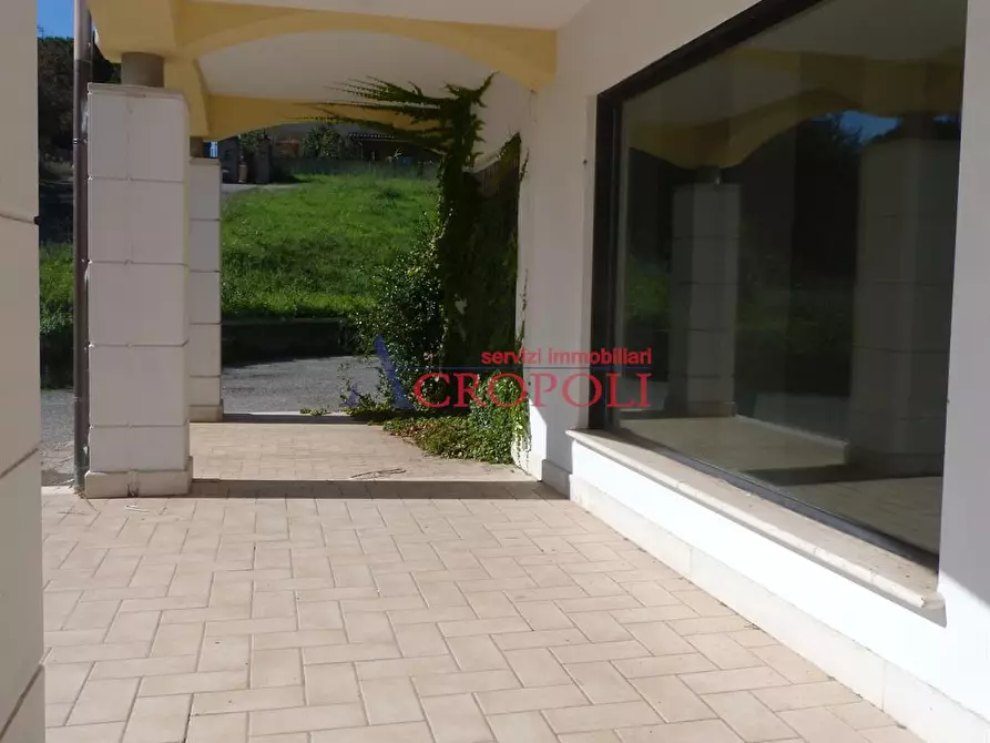 Immagine 3 di Negozio in vendita  in via Tolstoj a Anguillara Sabazia