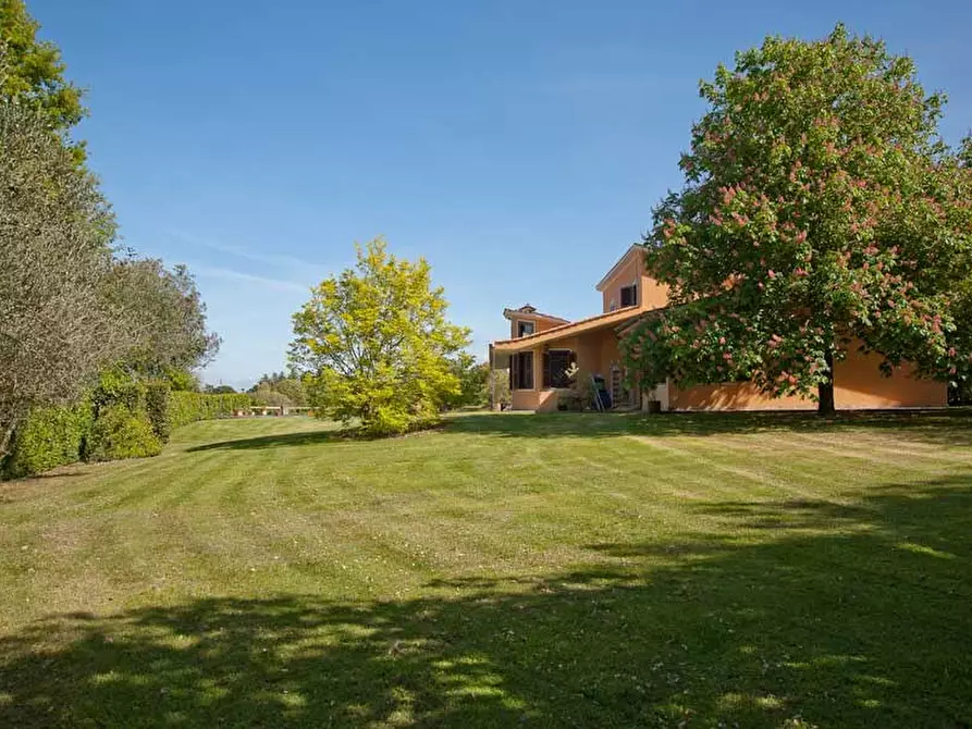 Immagine 2 di Villa in affitto  a Bracciano