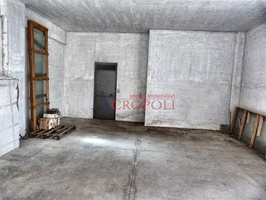 Immagine 1 di Box auto in vendita  in via Arturo Toscanini a Anguillara Sabazia