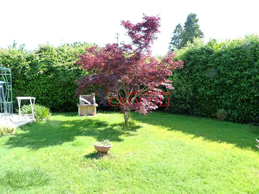 Immagine 3 di Villa in vendita  in via Cristoforo Colombo a Anguillara Sabazia