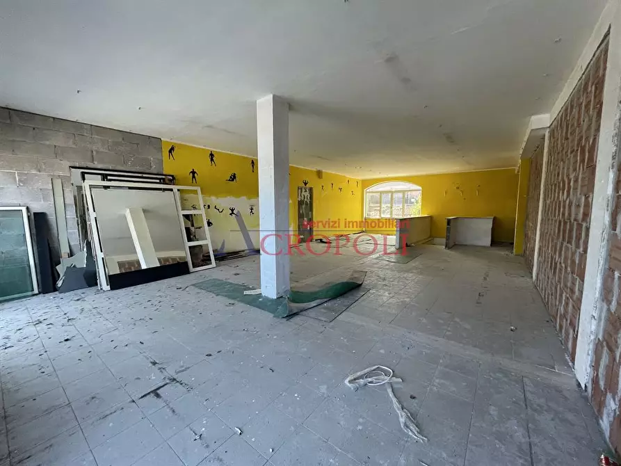 Immagine 1 di Negozio in vendita  in Via Ponte Valle Trave a Anguillara Sabazia