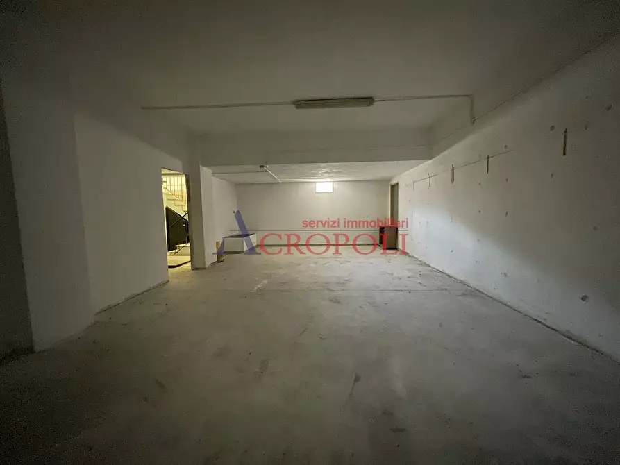 Immagine 5 di Negozio in vendita  in Via Ponte Valle Trave a Anguillara Sabazia