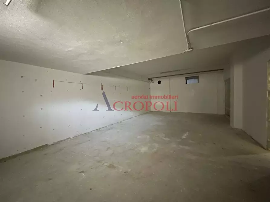 Immagine 3 di Negozio in vendita  in Via Ponte Valle Trave a Anguillara Sabazia