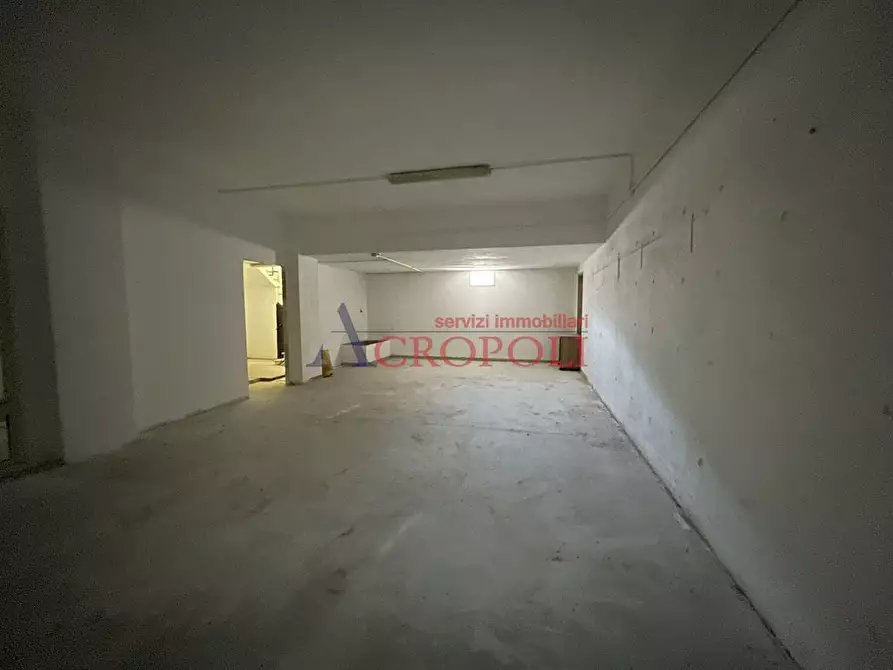 Immagine 4 di Negozio in vendita  in Via Ponte Valle Trave a Anguillara Sabazia