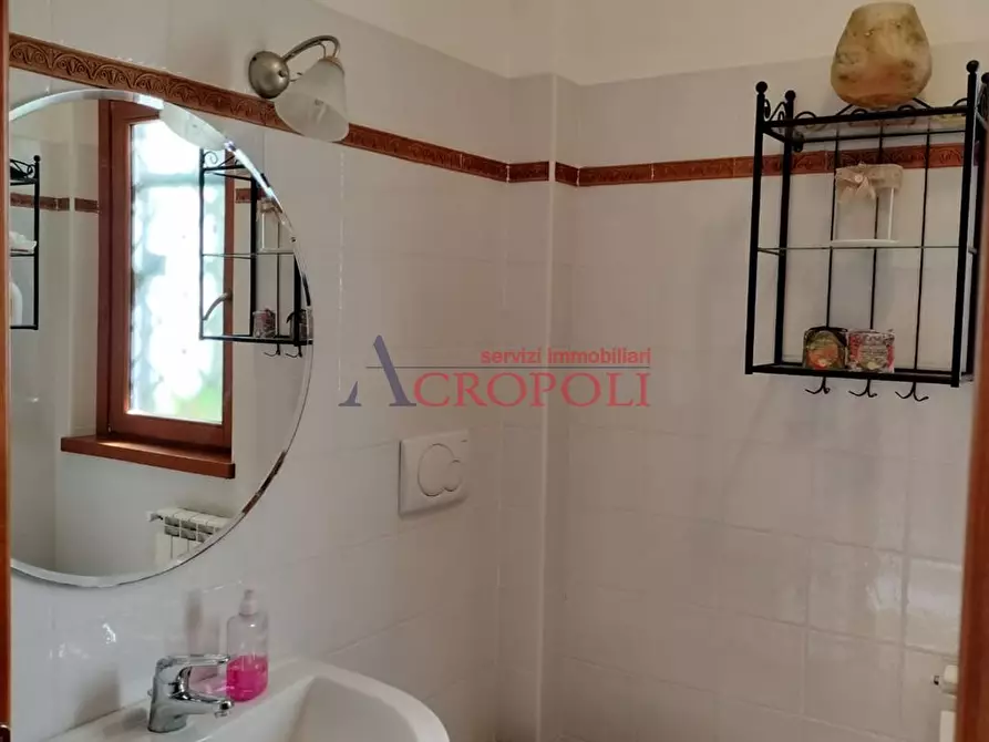 Immagine 9 di Villa in vendita  a Trevignano Romano