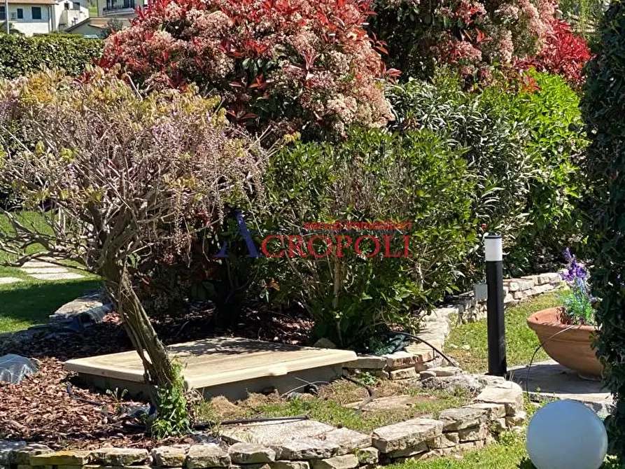 Immagine 3 di Villa in vendita  a Trevignano Romano