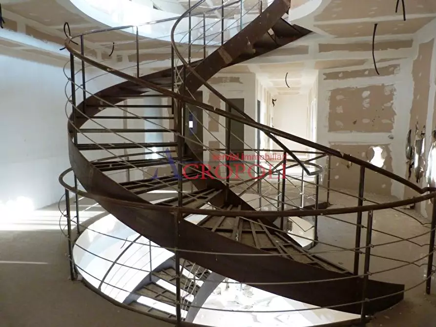 Immagine 5 di Capannone industriale in vendita  a Anguillara Sabazia