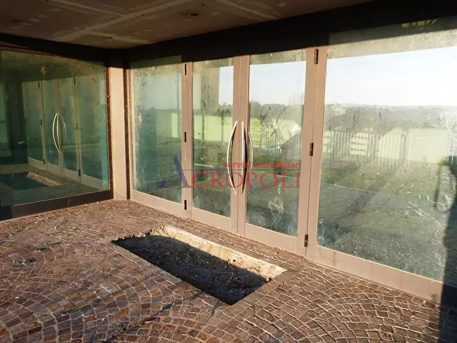 Immagine 9 di Capannone industriale in vendita  a Anguillara Sabazia