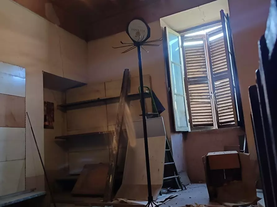 Immagine 8 di Negozio in affitto  a Bracciano
