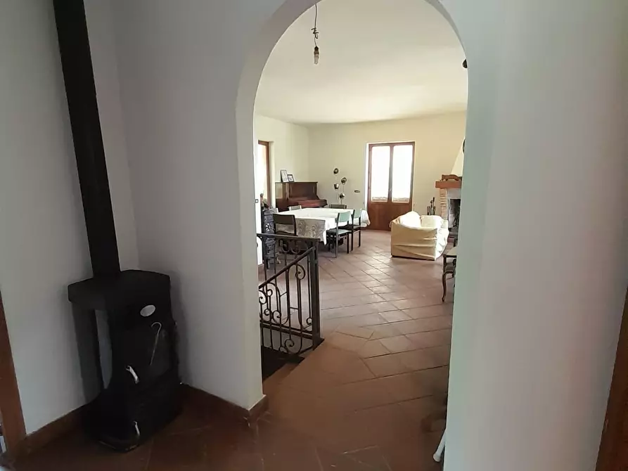 Immagine 3 di Villa in vendita  a Bracciano