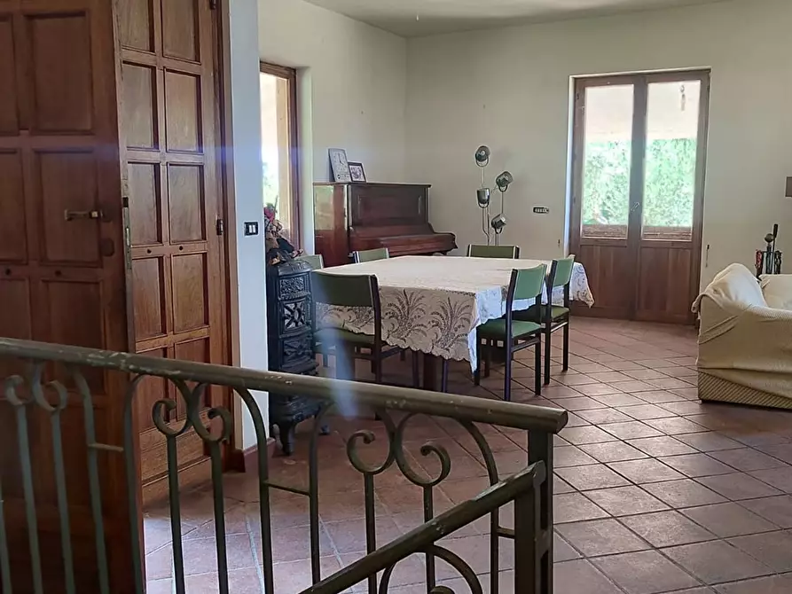 Immagine 4 di Villa in vendita  a Bracciano