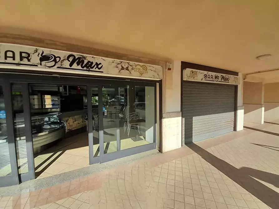 Immagine 6 di Negozio in vendita  a Bracciano