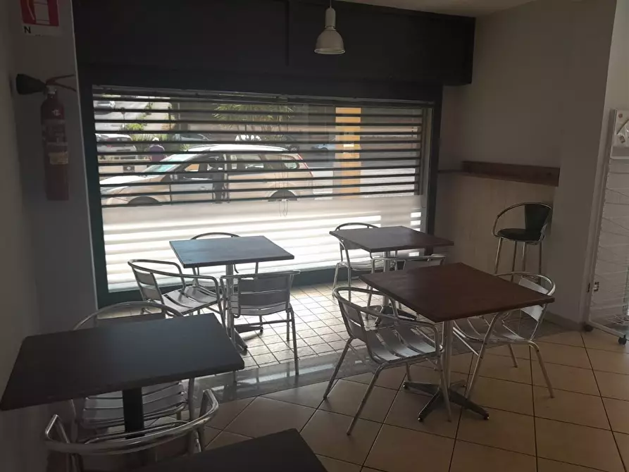 Immagine 7 di Negozio in vendita  a Bracciano