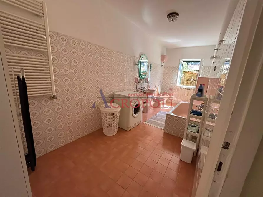 Immagine 5 di Villa in vendita  a Trevignano Romano