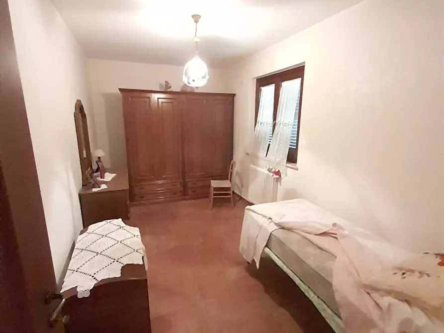 Immagine 1 di Villa in vendita  a Bracciano