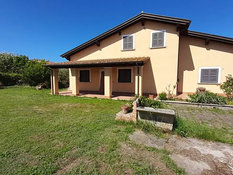 Immagine 5 di Villa in vendita  a Bracciano
