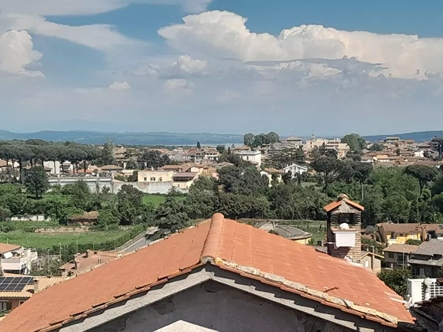 Immagine 9 di Appartamento in vendita  a Manziana