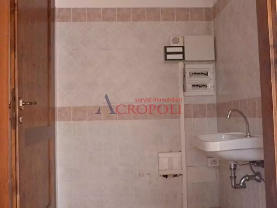 Immagine 4 di Negozio in vendita  a Anguillara Sabazia