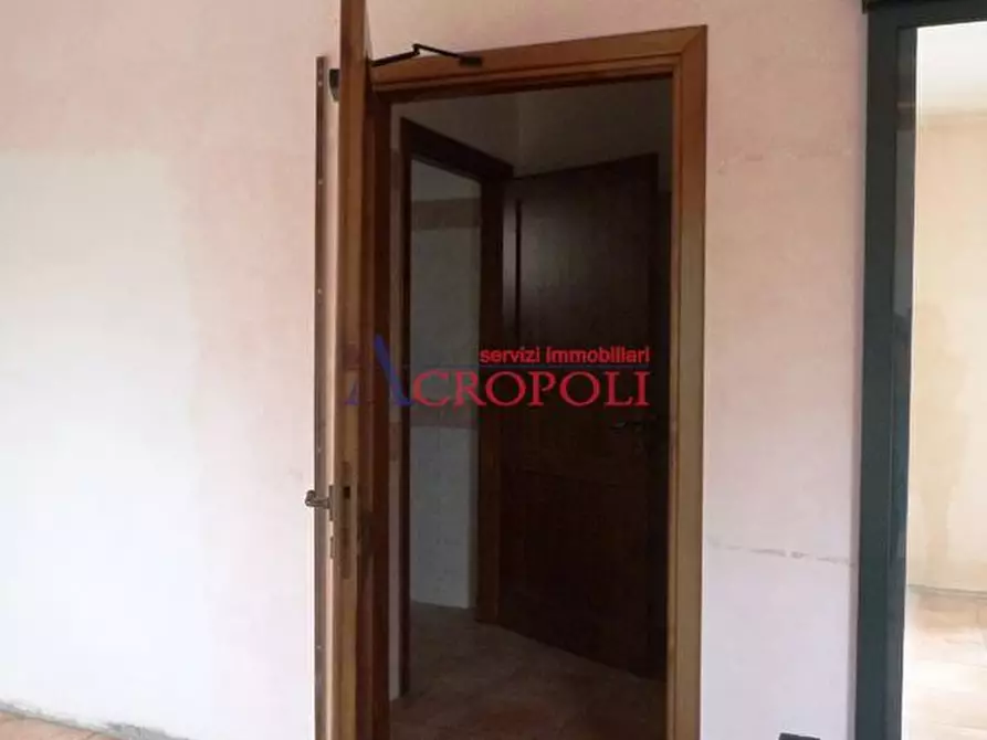 Immagine 3 di Negozio in vendita  a Anguillara Sabazia