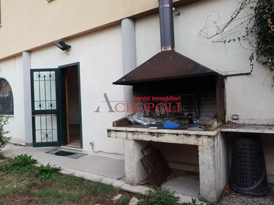 Immagine 1 di Negozio in vendita  a Anguillara Sabazia