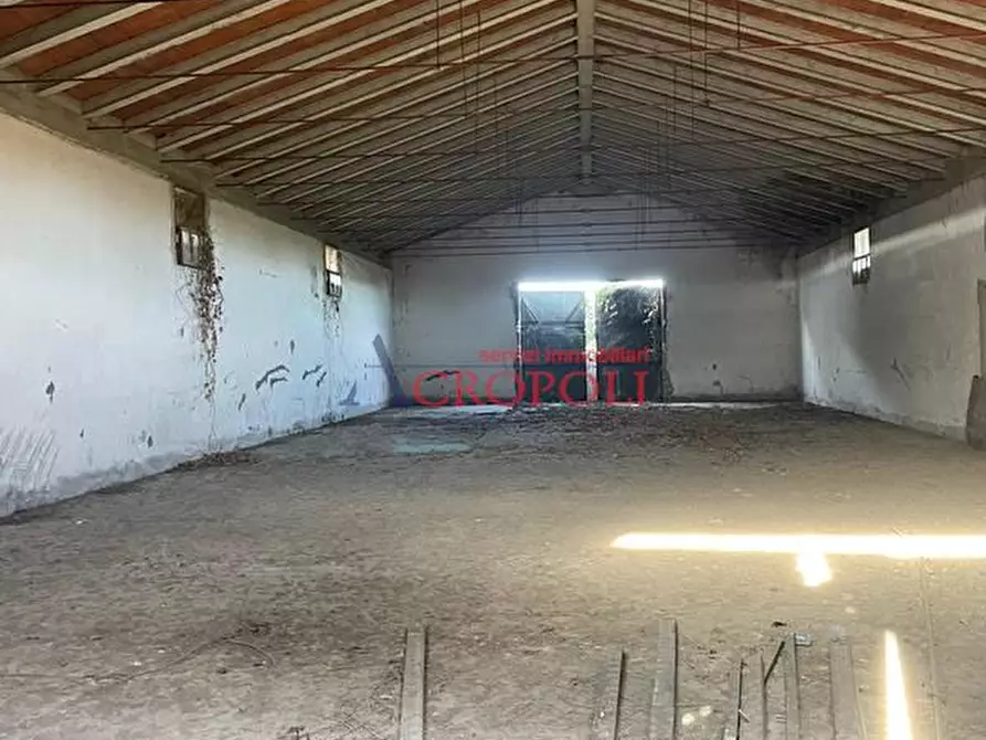 Immagine 1 di Magazzino in vendita  in Via del Casale di Sant'Angelo a Fiumicino