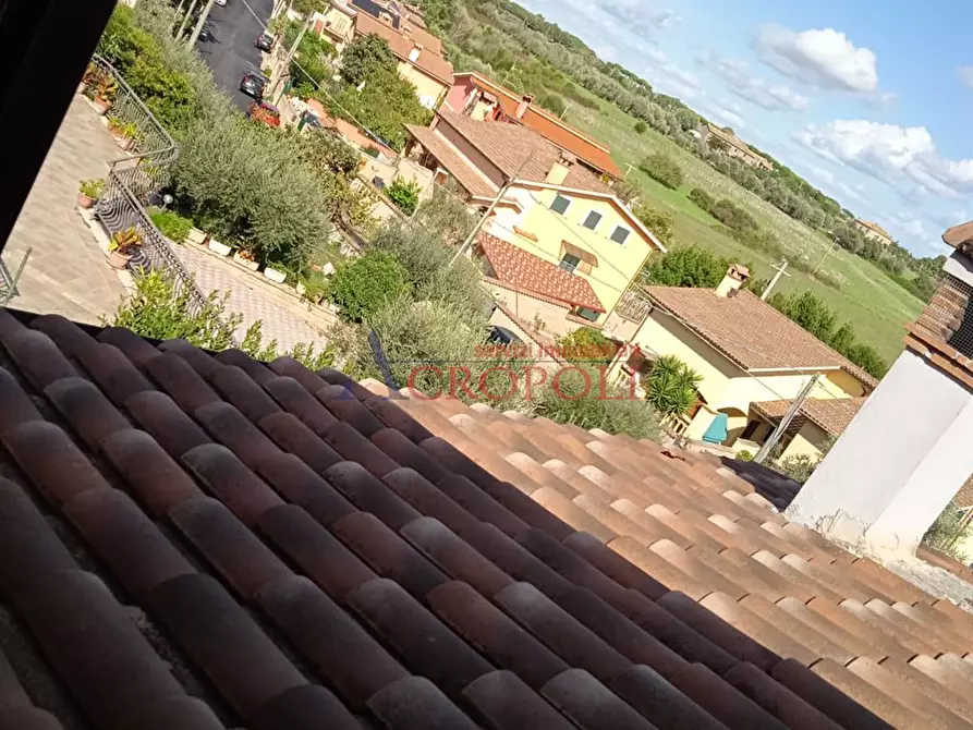 Immagine 2 di Villetta a schiera in vendita  in Via dei Sambuchi a Anguillara Sabazia