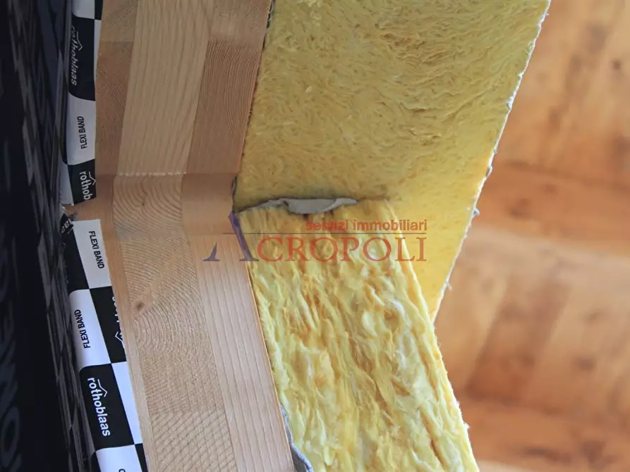 Immagine 1 di Villa in vendita  a Bracciano