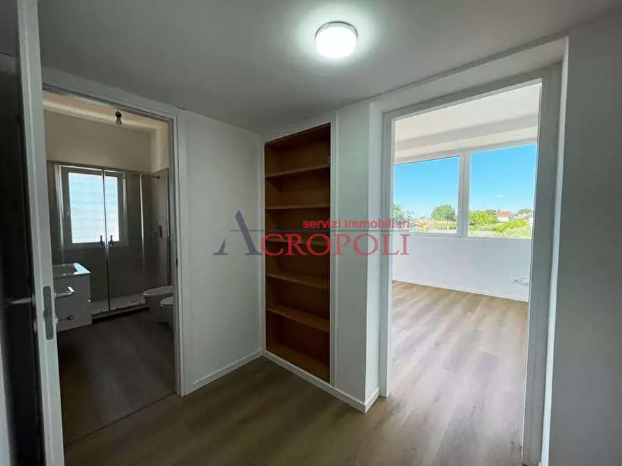 Immagine 6 di Appartamento in vendita  in via Borgomanero a Roma