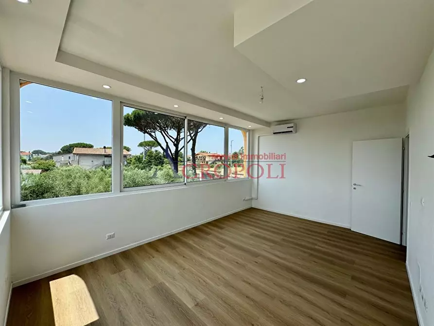 Immagine 3 di Appartamento in vendita  in via Borgomanero a Roma