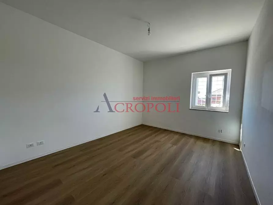 Immagine 1 di Appartamento in vendita  in via Borgomanero a Roma