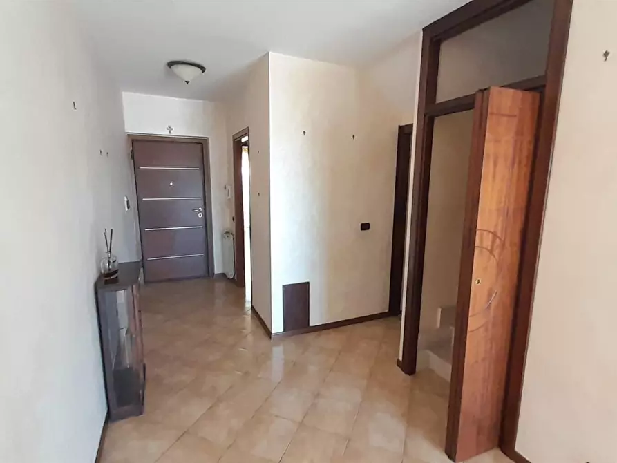 Immagine 2 di Villetta a schiera in vendita  a Bracciano